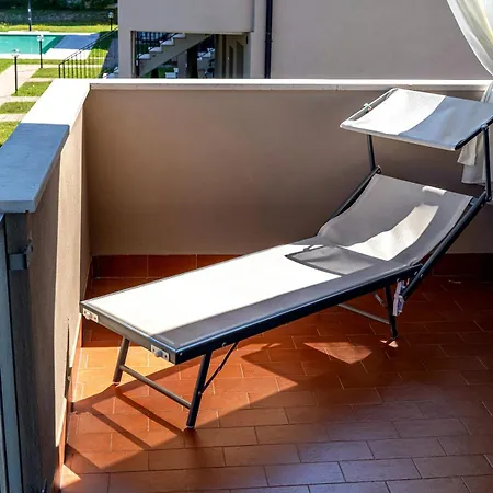 Apartamento Elegant With Pool On Garda