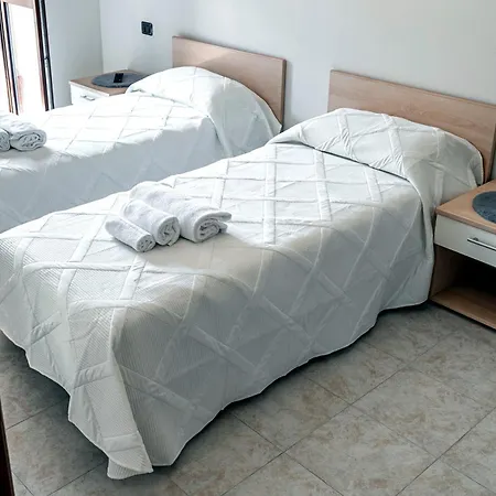 Apartamento Elegant With Pool On Garda Peschiera del Garda